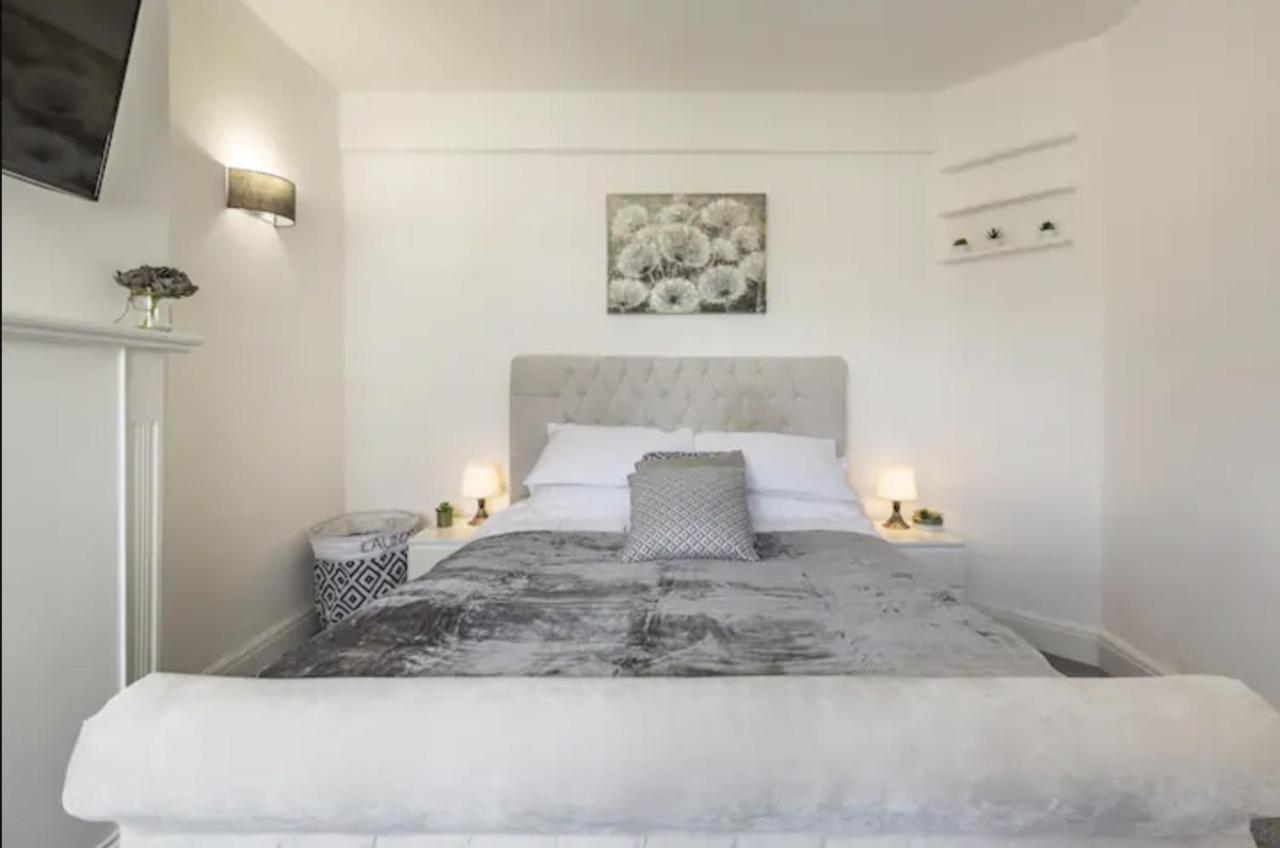 Luxury 3-Bed Apartment Near To London With Parking ホーンチャーチ エクステリア 写真