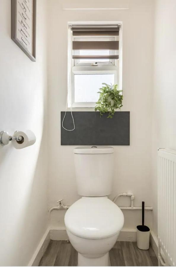 Luxury 3-Bed Apartment Near To London With Parking ホーンチャーチ エクステリア 写真