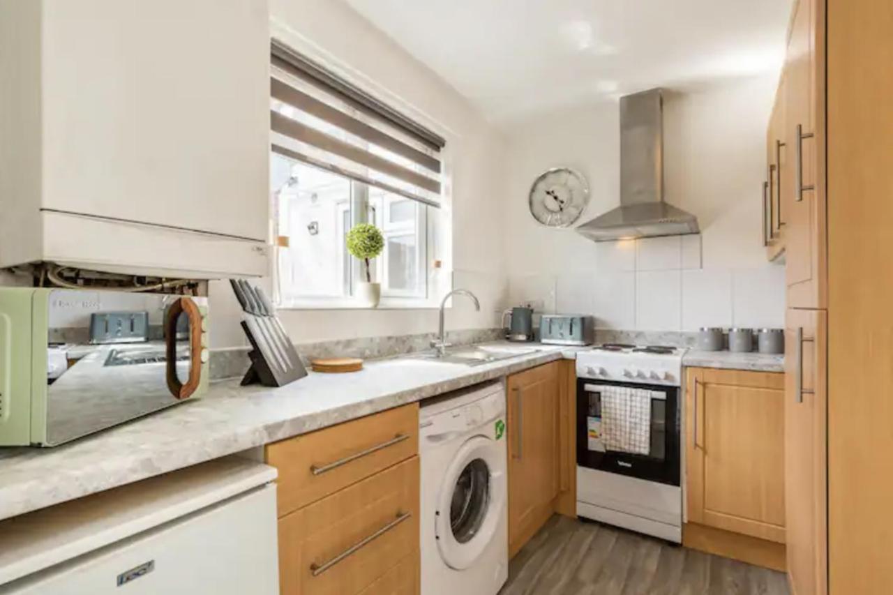 Luxury 3-Bed Apartment Near To London With Parking ホーンチャーチ エクステリア 写真