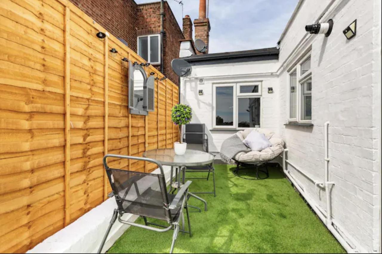 Luxury 3-Bed Apartment Near To London With Parking ホーンチャーチ エクステリア 写真