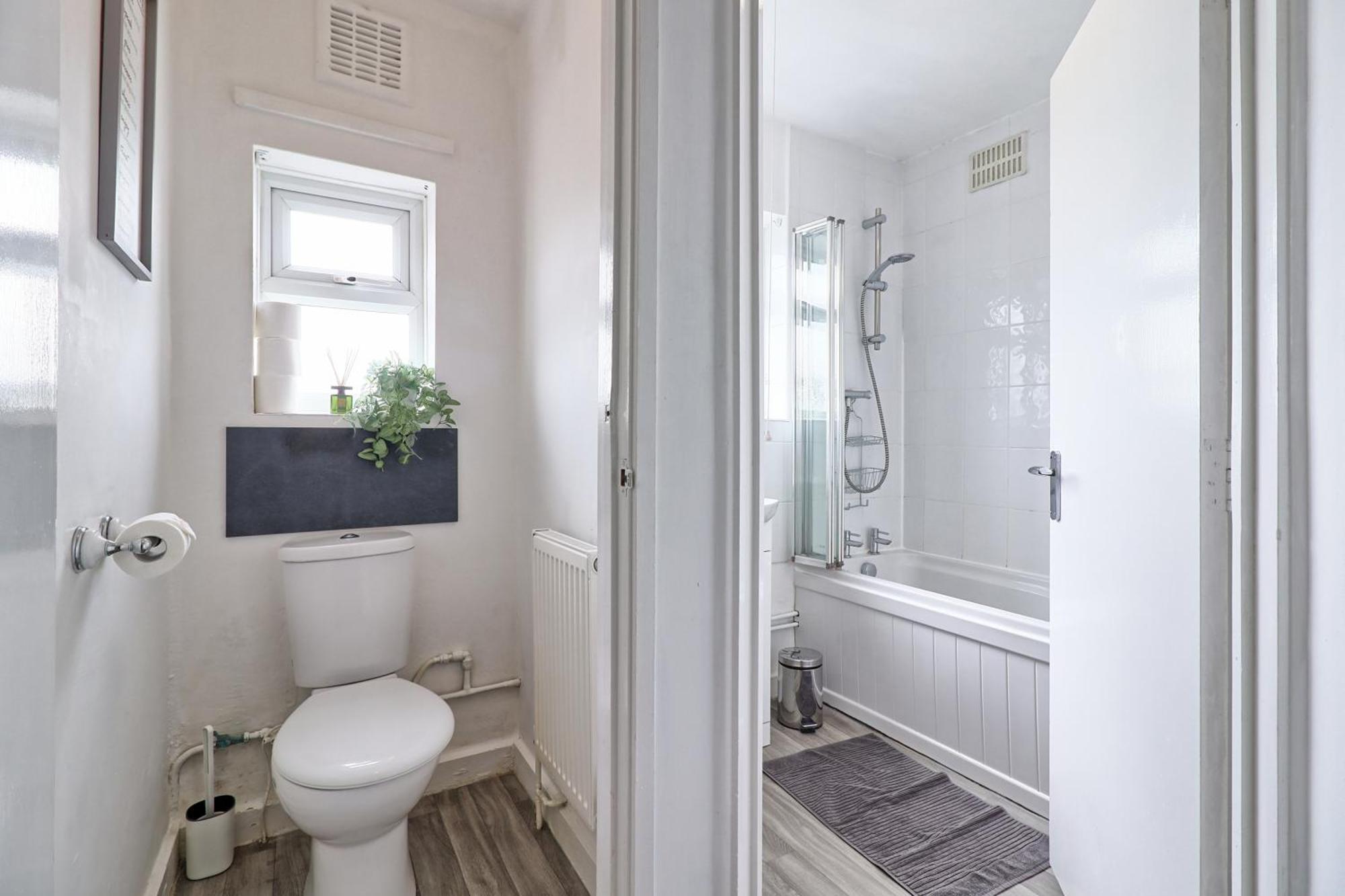 Luxury 3-Bed Apartment Near To London With Parking ホーンチャーチ エクステリア 写真