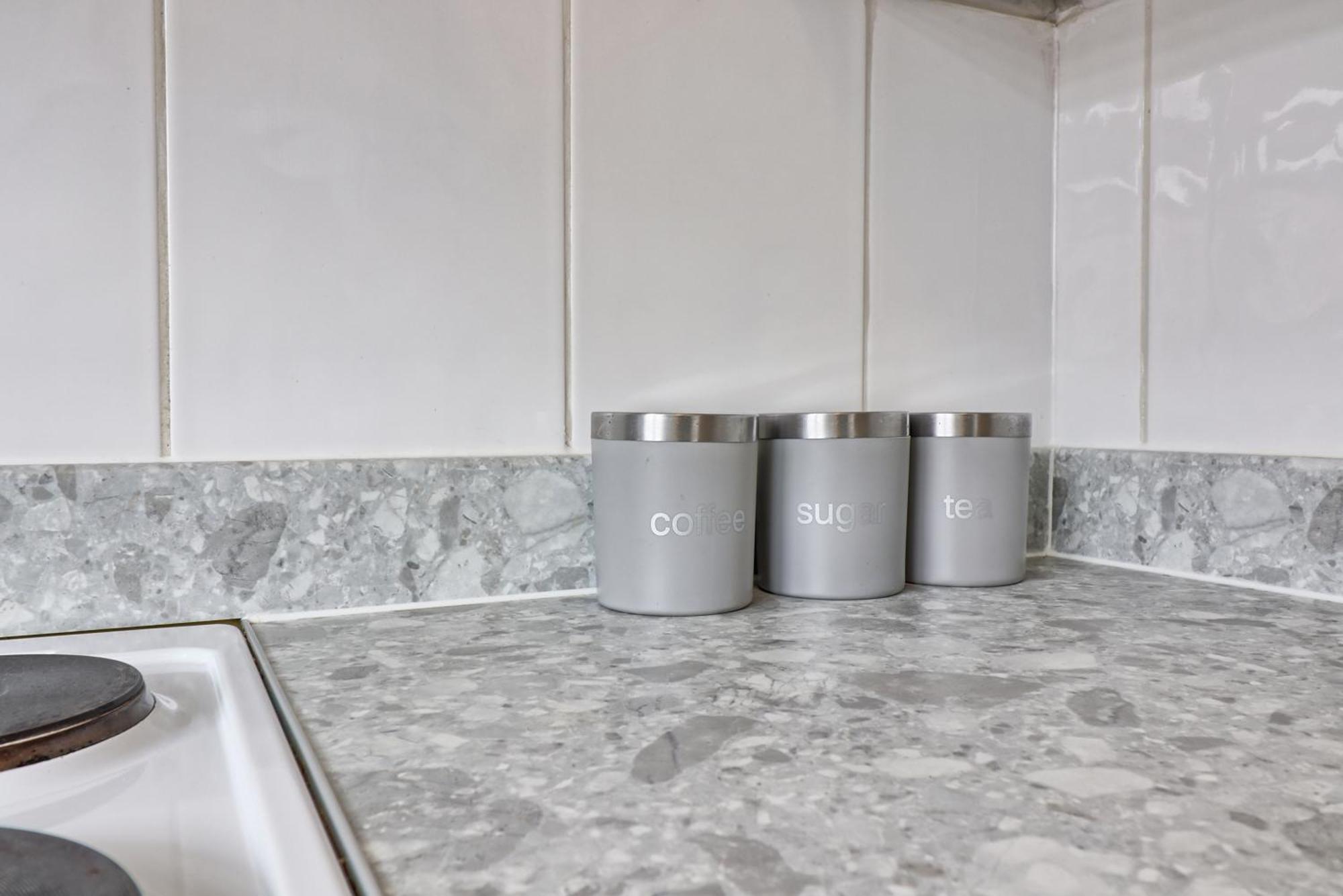 Luxury 3-Bed Apartment Near To London With Parking ホーンチャーチ エクステリア 写真