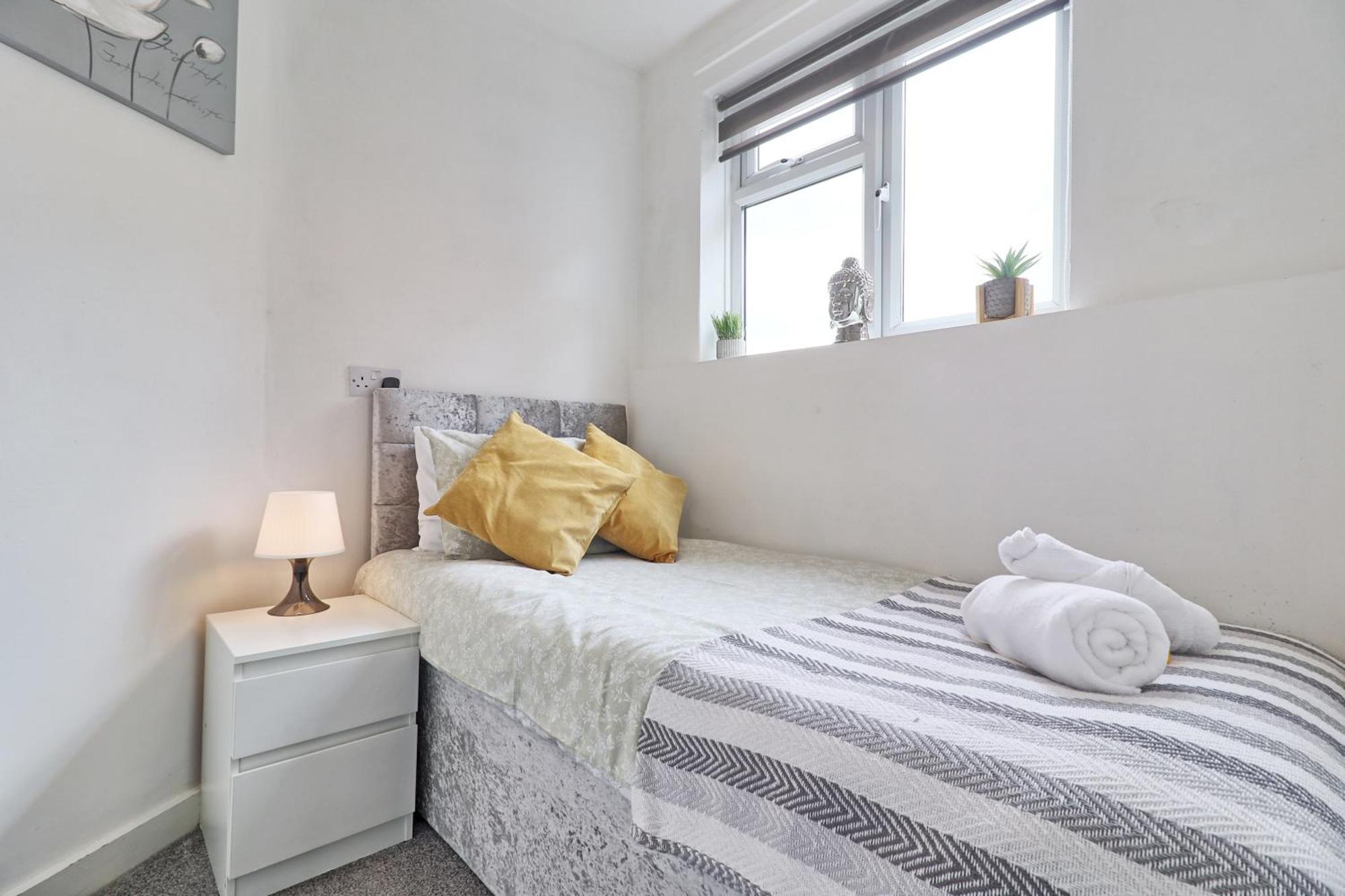 Luxury 3-Bed Apartment Near To London With Parking ホーンチャーチ エクステリア 写真