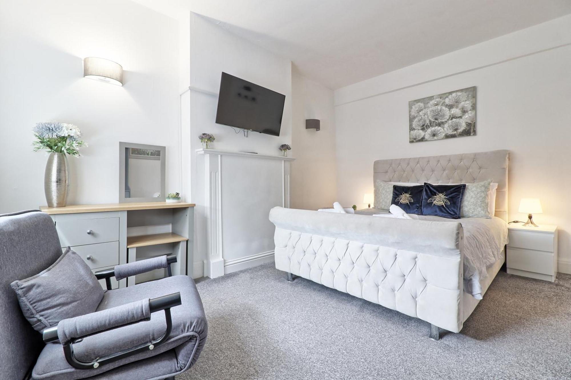 Luxury 3-Bed Apartment Near To London With Parking ホーンチャーチ エクステリア 写真
