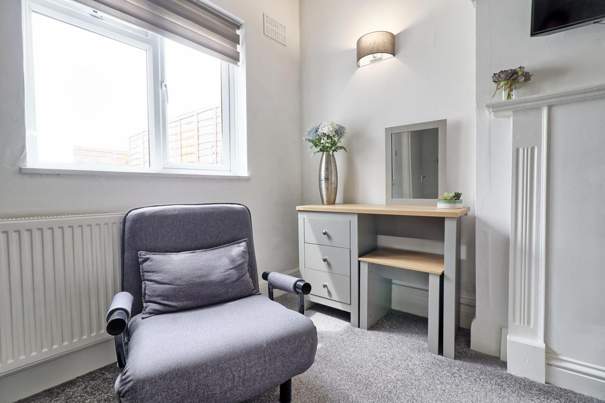 Luxury 3-Bed Apartment Near To London With Parking ホーンチャーチ エクステリア 写真