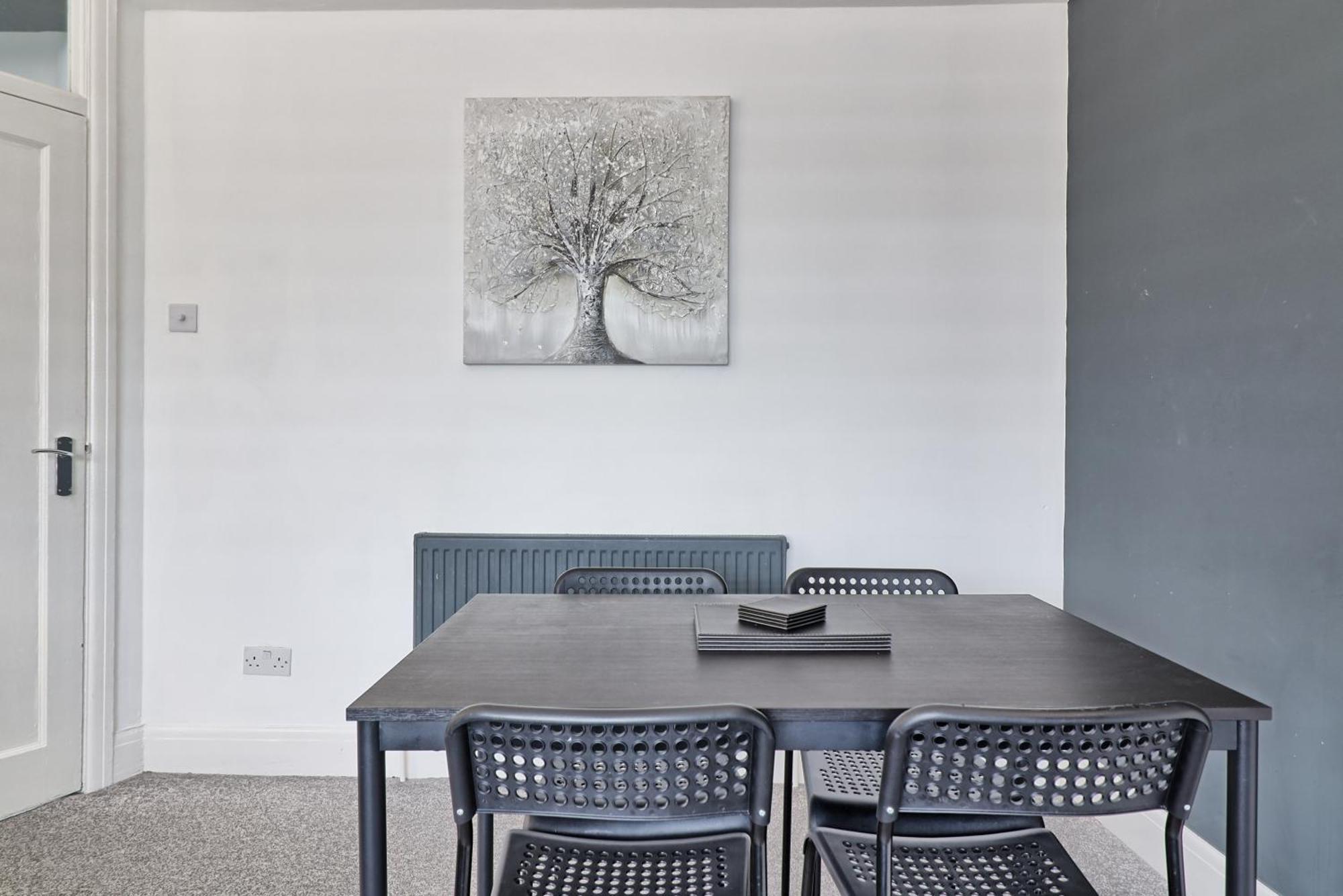 Luxury 3-Bed Apartment Near To London With Parking ホーンチャーチ エクステリア 写真