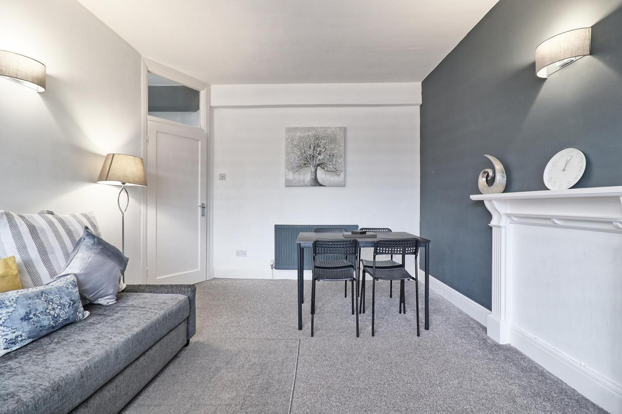 Luxury 3-Bed Apartment Near To London With Parking ホーンチャーチ エクステリア 写真