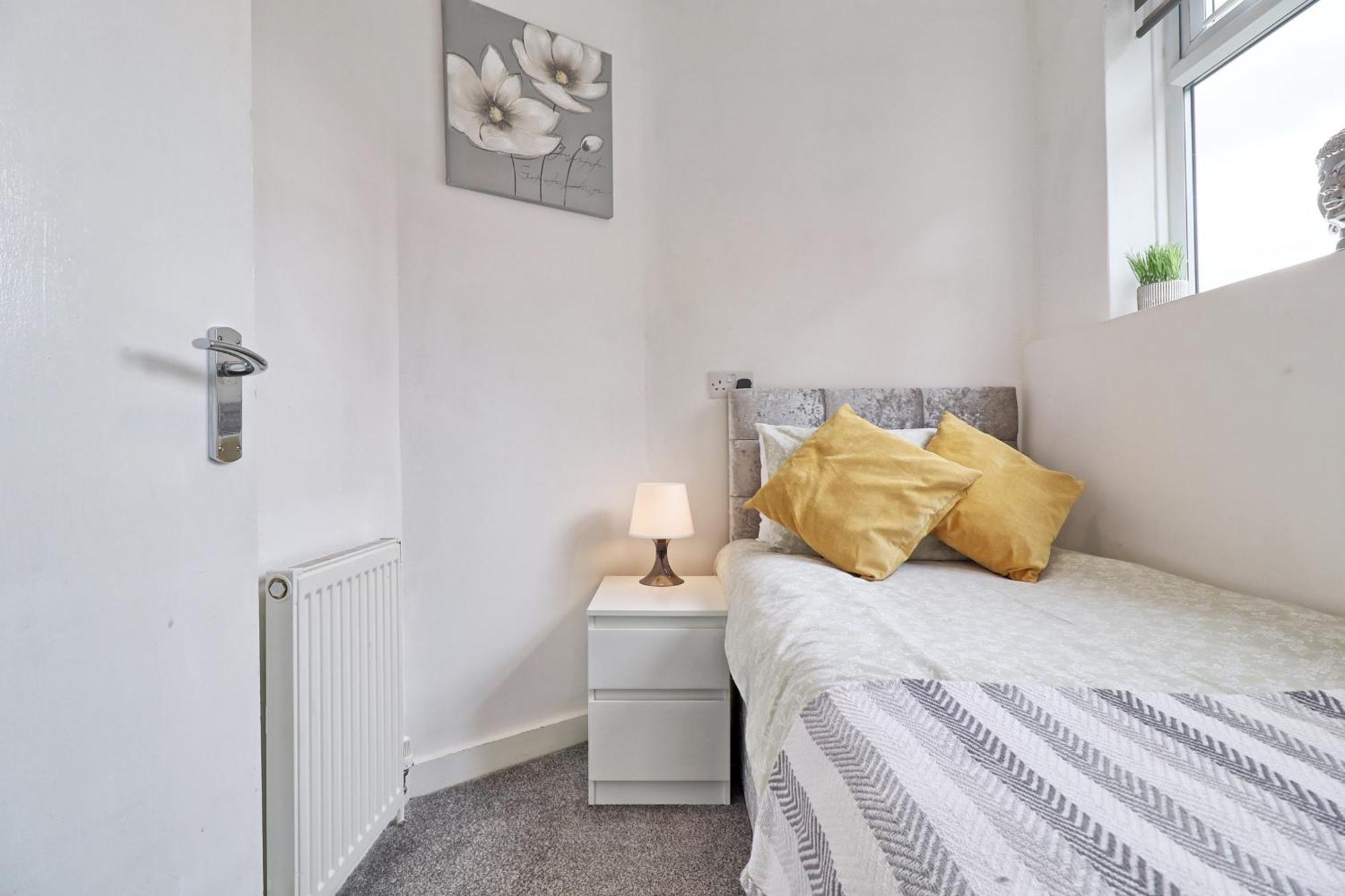 Luxury 3-Bed Apartment Near To London With Parking ホーンチャーチ エクステリア 写真