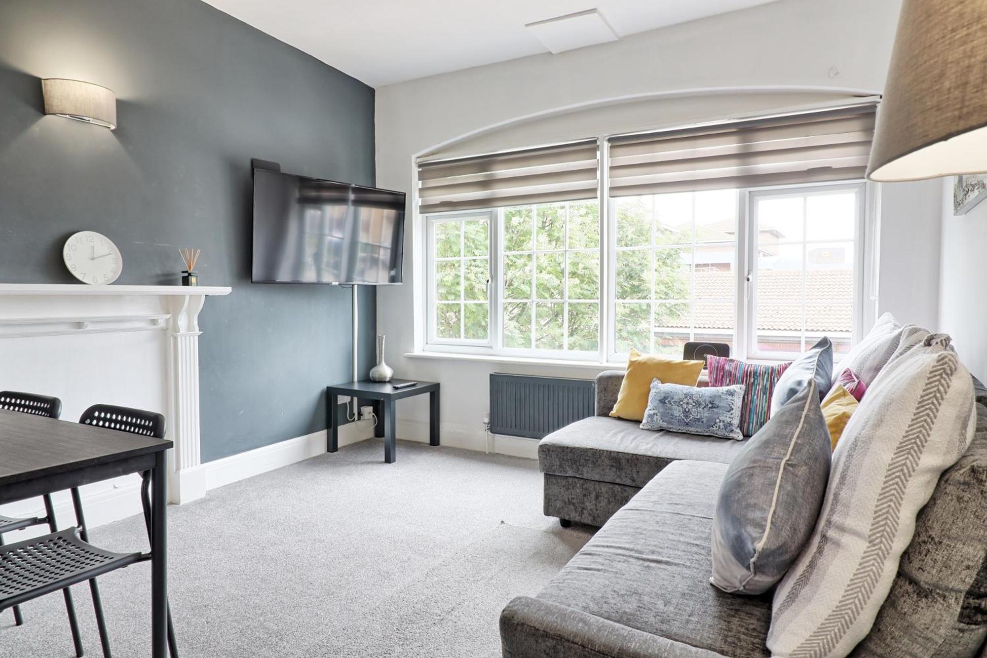 Luxury 3-Bed Apartment Near To London With Parking ホーンチャーチ エクステリア 写真