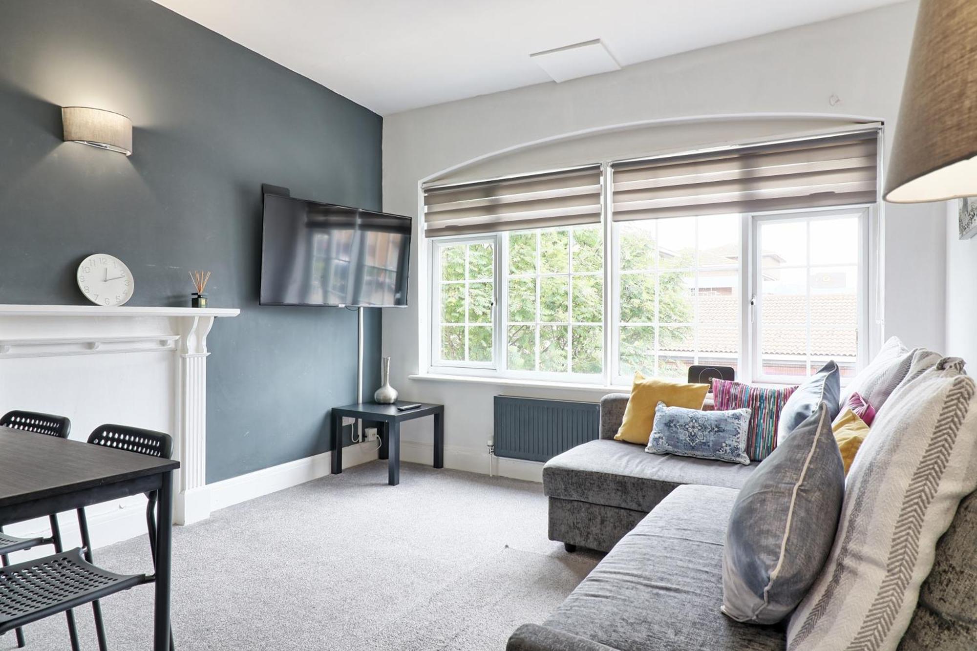 Luxury 3-Bed Apartment Near To London With Parking ホーンチャーチ エクステリア 写真